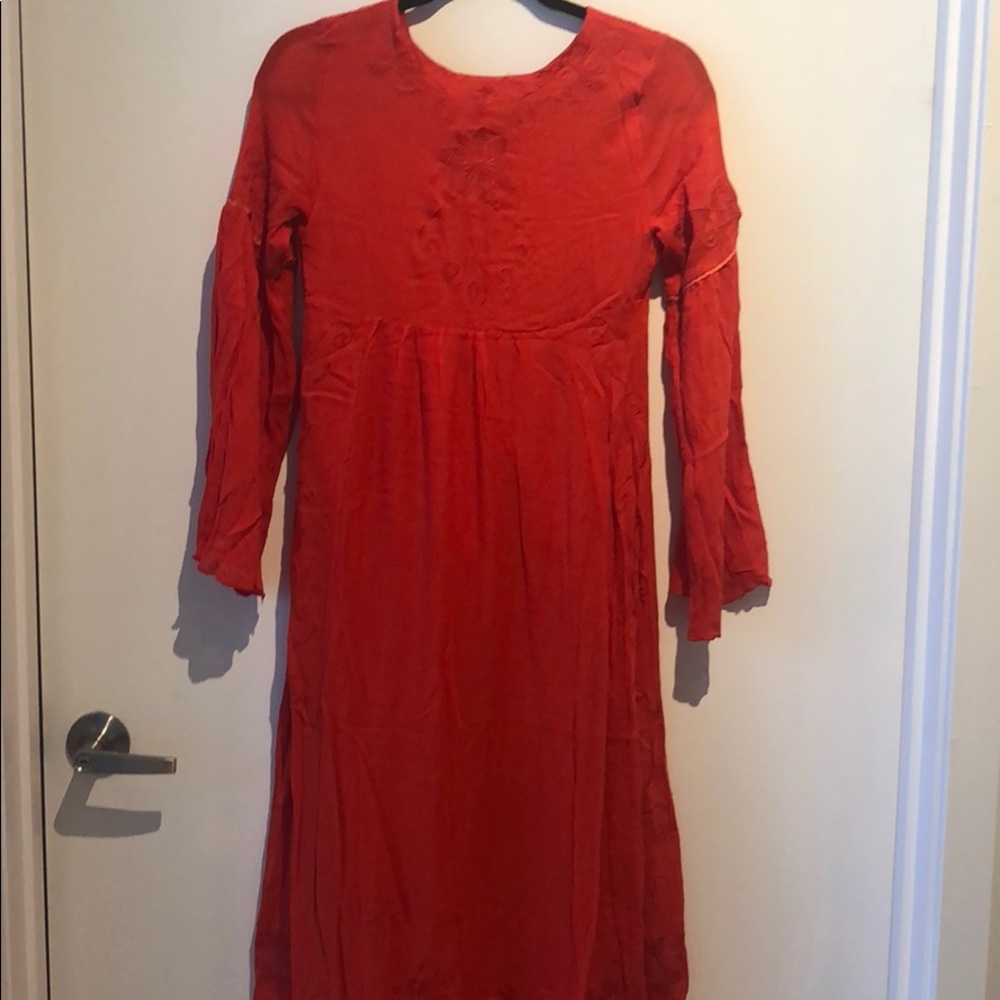 Dress - Picture 8 of 8